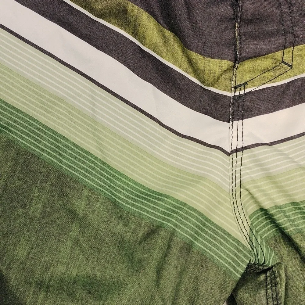 Guinness men's swim trunks size large